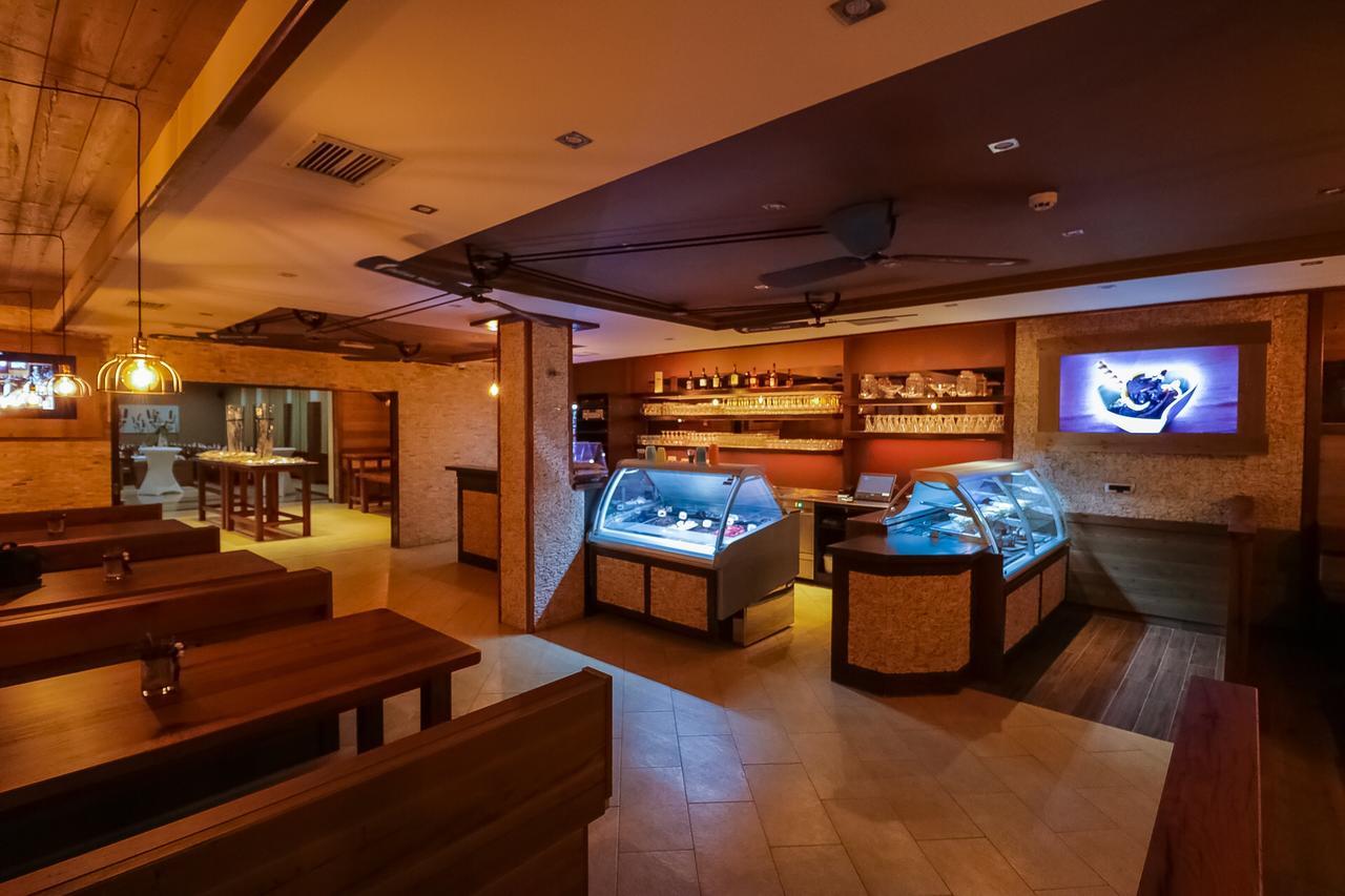 Hotel 슬로벤 그라데츠 외부 사진