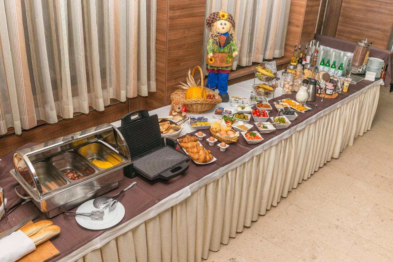 Hotel 슬로벤 그라데츠 외부 사진